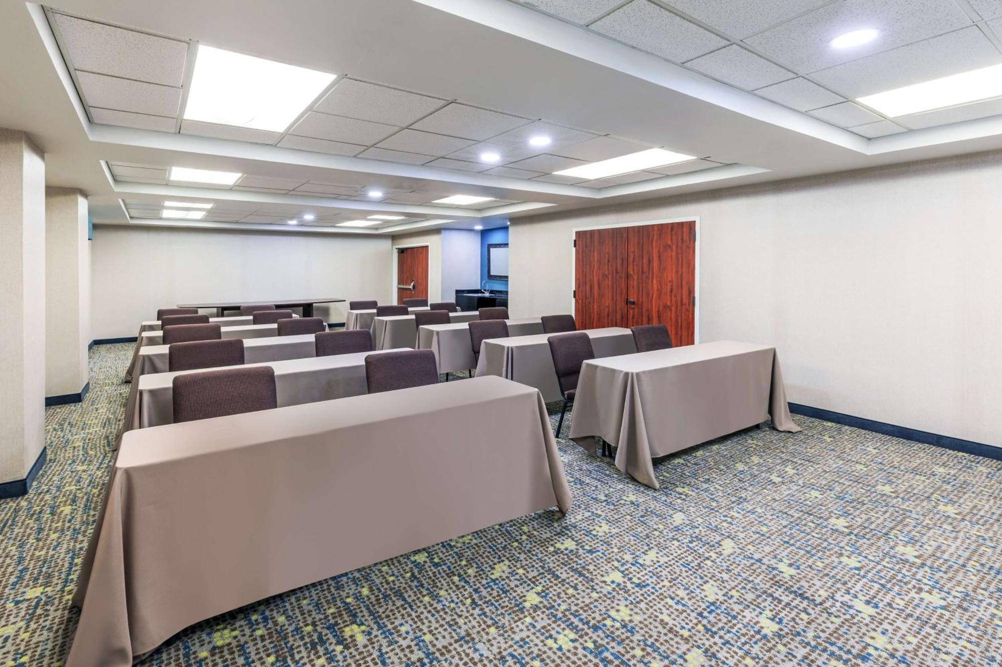 Hampton Inn & Suites Tulsa-Woodland Hills Dış mekan fotoğraf